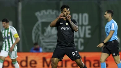 Ao terceiro pedido de penálti Suárez fez o empate do Sporting (vídeo)