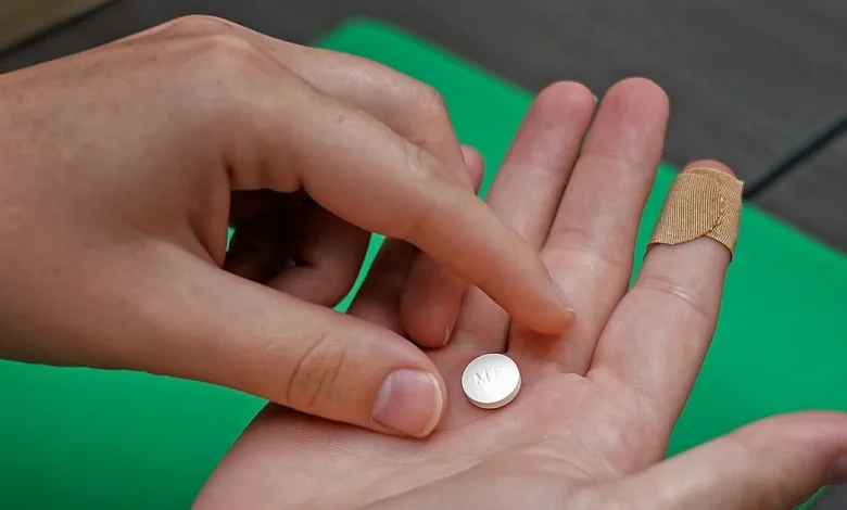 Appeals court reinstates requirement that abortion pills be dispensed in person