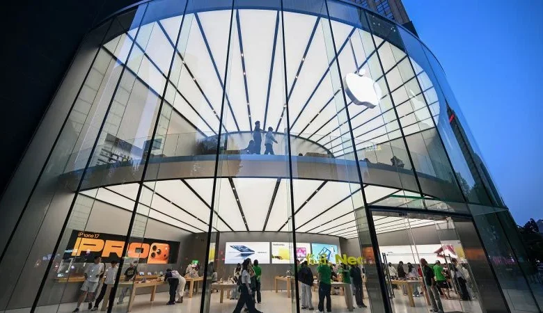 Apple’s new CEO will inherit strong sales and even greater expectations