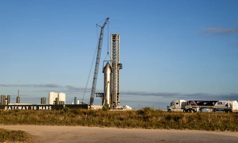 As the SpaceX Hype Machine Steamrolls Ahead, Wall Street Jumps Aboard