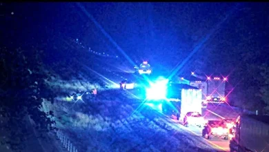 At least 6 people injured in 3-vehicle crash on I-71 South, Louisville police say