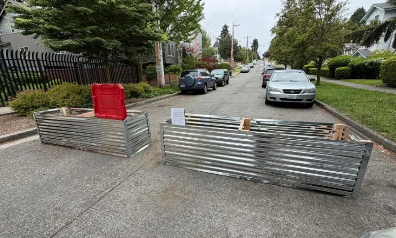 Aurora Avenue neighbors revolt, blocking off street access after yet another shooting