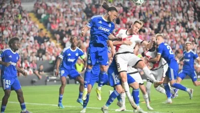 Battu par le Rayo Vallecano en demi-finale aller de Ligue Conférence, Strasbourg devra tout renverser dans une semaine à la Meinau pour vivre la première finale européenne de son histoire