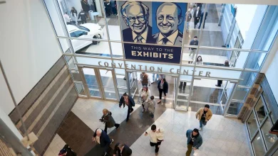 Berkshire investors praise Greg Abel at post-Buffett meeting