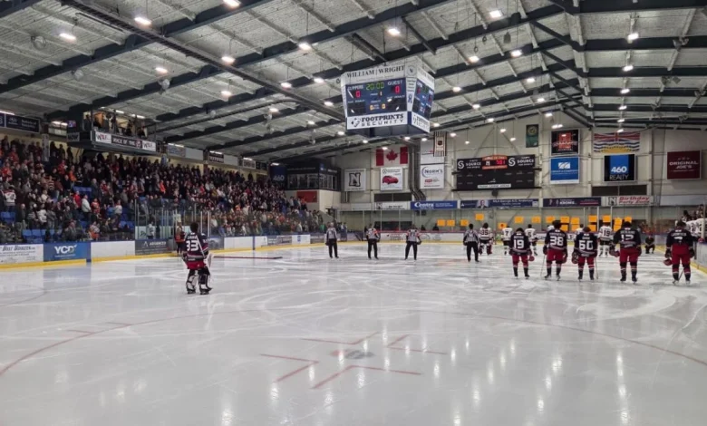 Biggest Nanaimo Clippers crowd of the year fills Frank Crane Arena