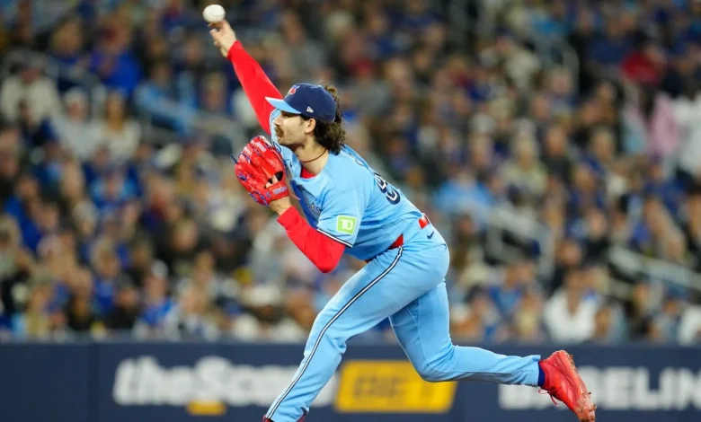 Blue Jays' Cease exits vs. Pirates with apparent injury