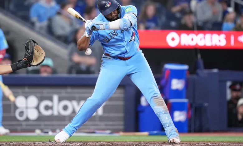 Blue Jays' Vladimir Guerrero Jr., Dylan Cease Leave With Injuries
