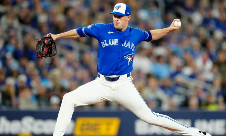 Blue Jays place LHP Joe Mantiply on IL with knee inflammation