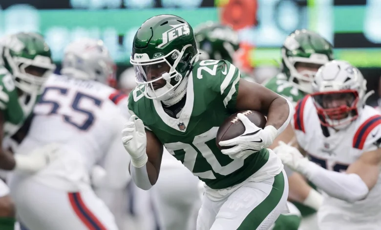 Breece Hall, Jets agree to three-year deal