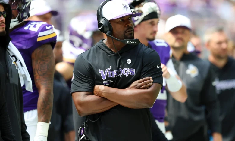 Brian Flores will amend lawsuit to include retaliation claim over arbitration issue