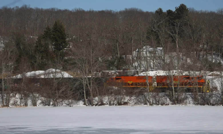 Broken wheel rim caused Mansfield train derailment, records show