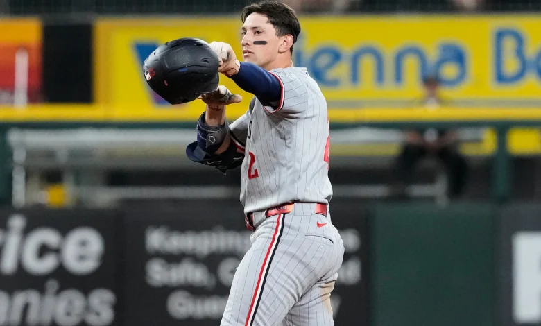 Brooks Lee's bases-loaded double gets it done for Twins in 11-inning, 5-3 win over White Sox