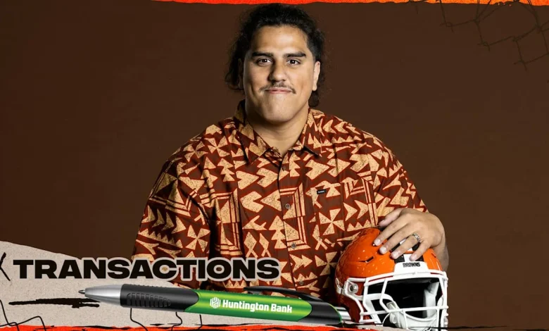 Browns sign eight draft picks