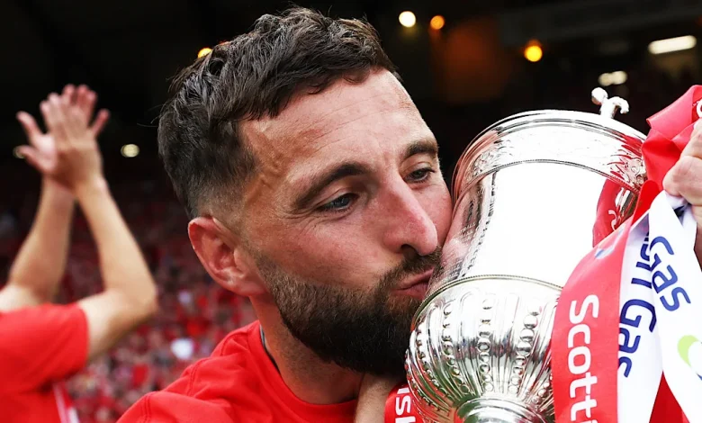 Captain Graeme Shinnie to Depart