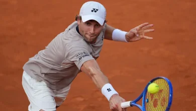 Casper Ruud advances to Italian Open final after two-hour delay