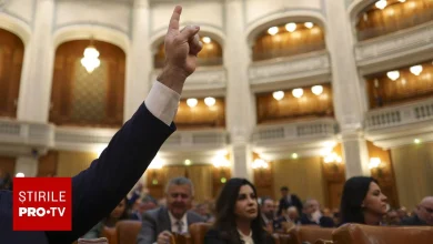 Ce se întâmplă dacă pică Guvernul lui Ilie Bolojan după moțiunea de cenzură. Ce prevede Constituția