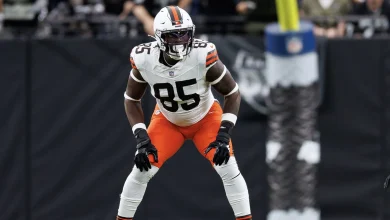 Chargers agree to terms with David Njoku