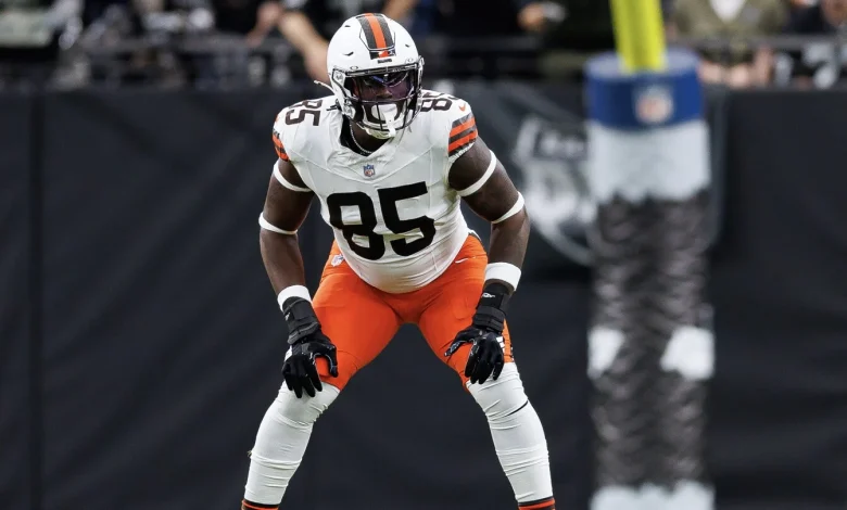 Chargers agree to terms with David Njoku