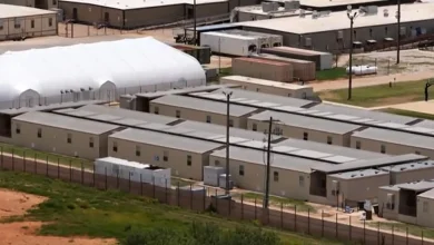 Children "held like criminals" inside ICE detention center