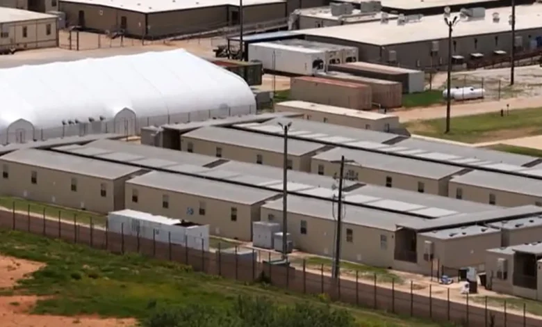 Children "held like criminals" inside ICE detention center