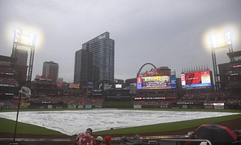 Cincinnati Reds vs. St. Louis Cardinals Delayed on Sunday