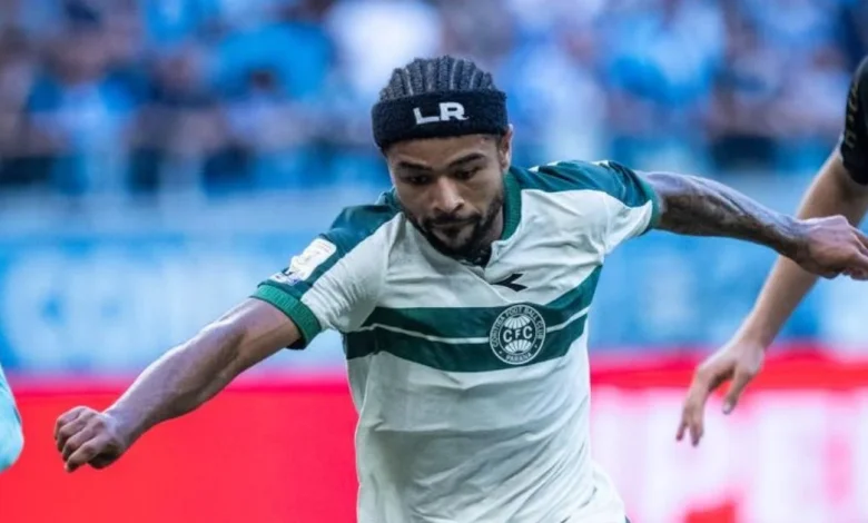 Coritiba confirma situação de Lucas Ronier contra o Bahia
