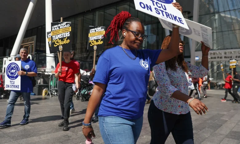Democratic Party, union apparatus conspire to shut down powerful New York rail strike