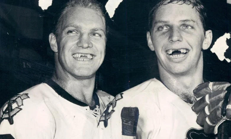 Dennis Hull, longtime Blackhawks forward and counterpart to brother Bobby, dies at 81