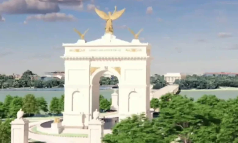 Design plan for 250-foot "Arc de Trump" is approved, but 4 lions on the base are now gone