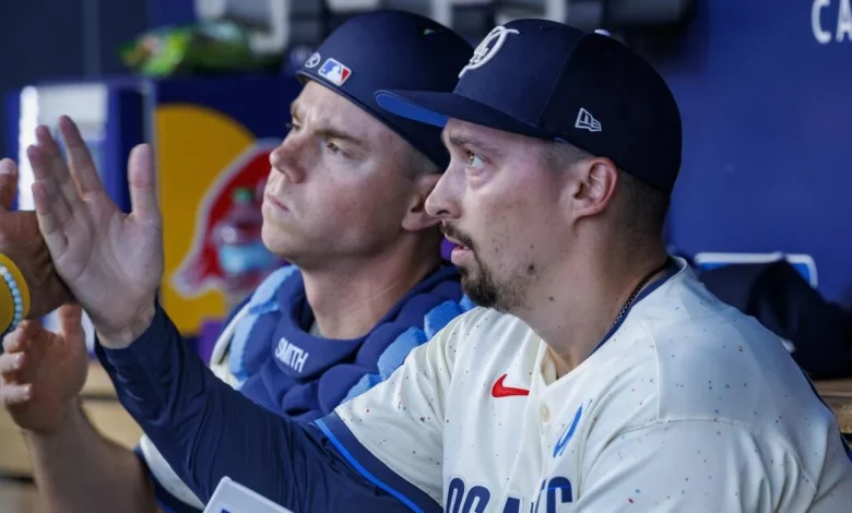 Dodgers' Blake Snell returns to IL with loose bodies in his left elbow