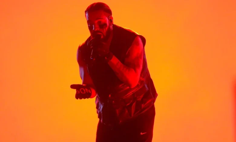 Drake Becomes First Artist to Earn 400 Career Billboard Hot 100 Hits