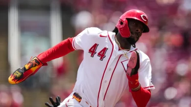 Elly De La Cruz exits Reds-Braves series finale early. Here's what we know