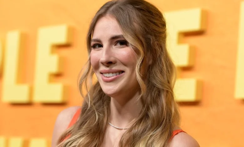 Emily Henry Says ‘Trust the Vision’ for ‘Beach Read’ Movie
