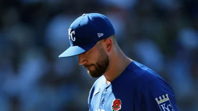 Erceg plays Lucy to the Royals’ Charlie Brown; Rangers win 7-6