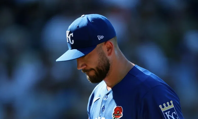 Erceg plays Lucy to the Royals’ Charlie Brown; Rangers win 7-6