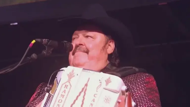 Exintegrantes de "Ramón Ayala y sus Bravos del Norte" demandan a Ramón Ayala Jr. por presuntas agresiones sexuales