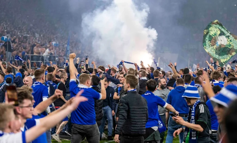 FC Schalke: Platzsturm-Angst! Schalke 04 baut sogar Tribünen ab