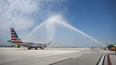 First commercial flight from US lands in Venezuela after nearly seven years