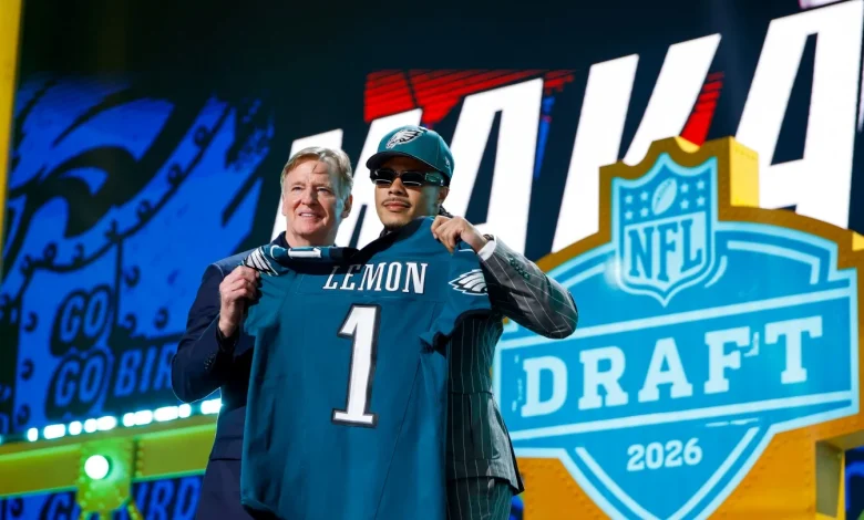 First-round pick Makai Lemon signs with the Eagles