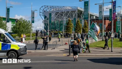 Football fans descend on Glasgow ahead of title clincher