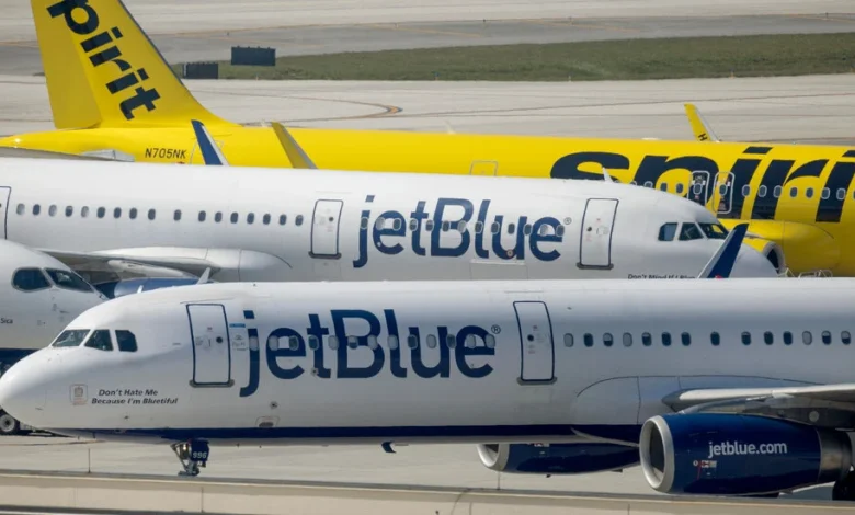 For Struggling JetBlue, Spirit’s Demise May Offer an Opportunity