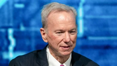 Former Google CEO Eric Schmidt booed during graduation speech about AI