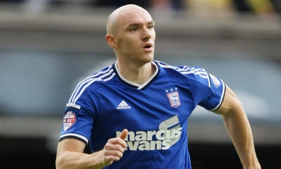 Former Loanee Sammon Retires