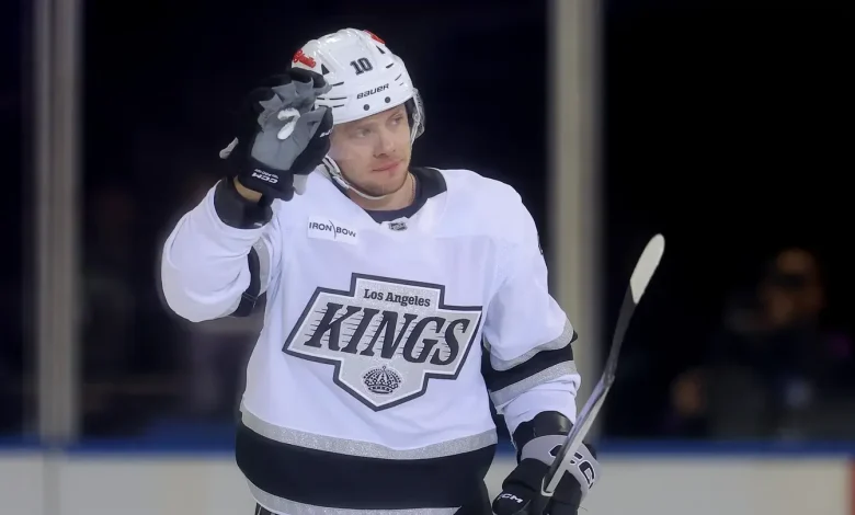 Former Rangers coach could reunite with Artemi Panarin in LA