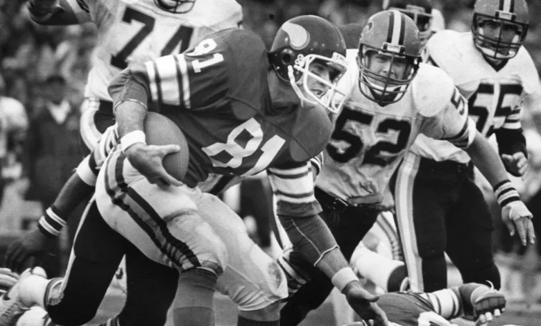 Former Vikings TE and broadcaster Joe Senser dies