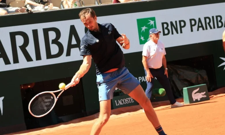 French Open 2026: Sabalenka shines, Osaka dazzles as Medvedev melts down in Paris heat