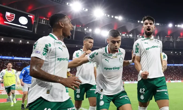 Galvão Bueno reage à goleada do Palmeiras sobre o Flamengo e cita Abel Ferreira
