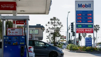 Gas prices jump to $4.39 per gallon as Iran war drags on