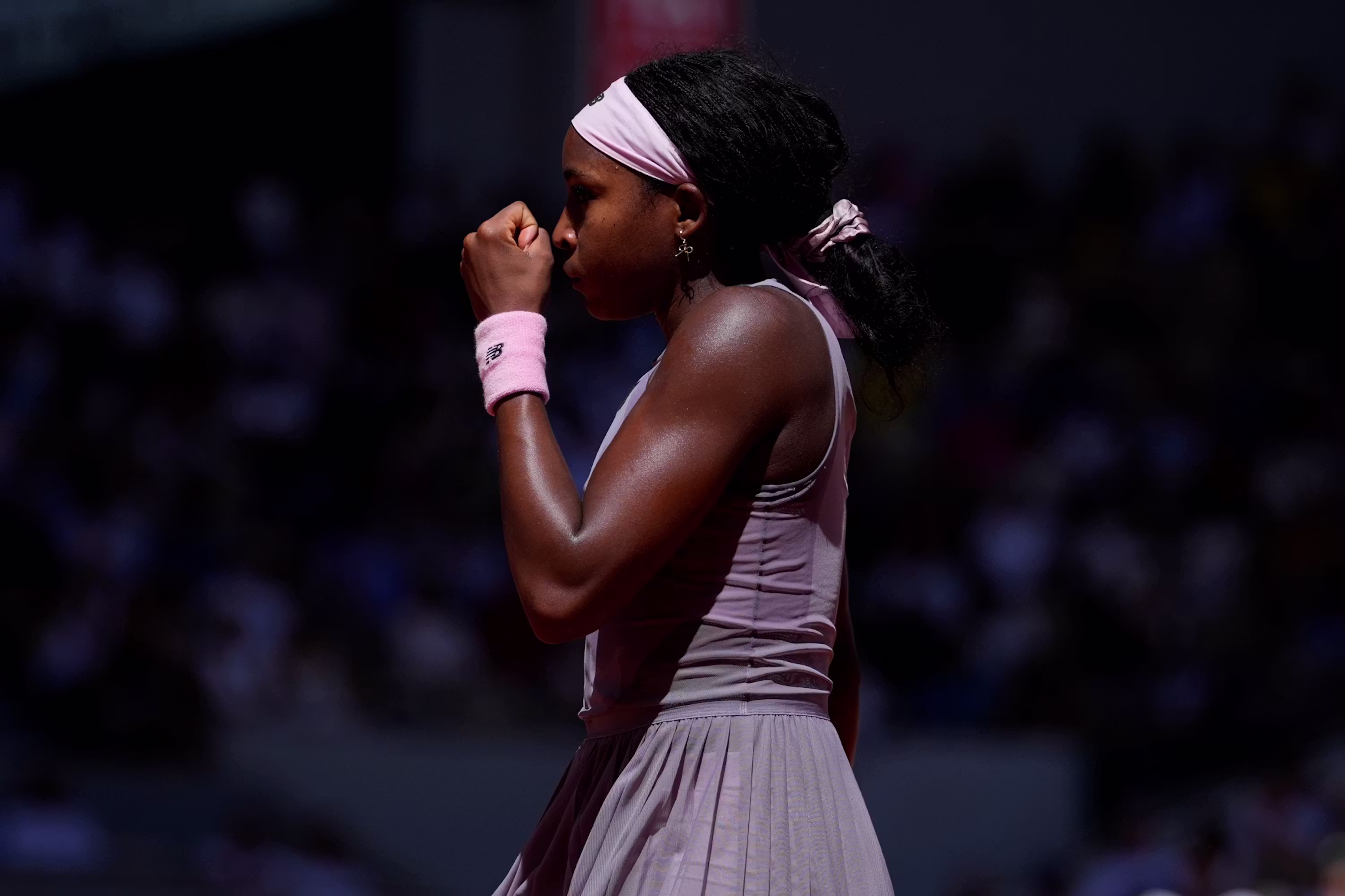 Gauff puts title defence on track