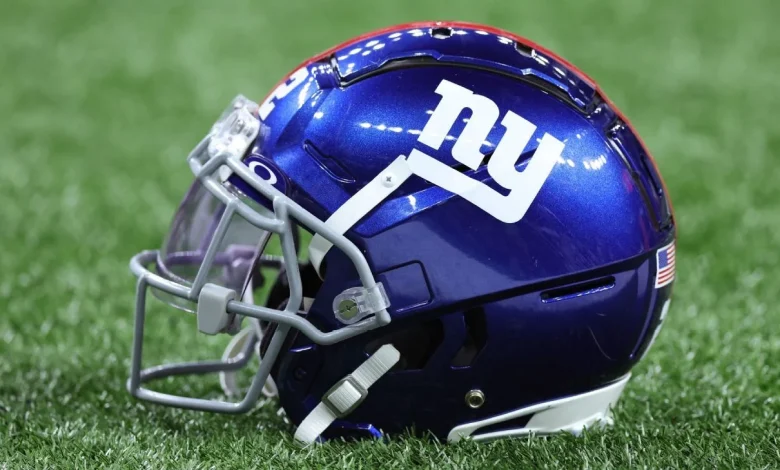 Giants' Carter, Dart express unity after disagreement over Trump